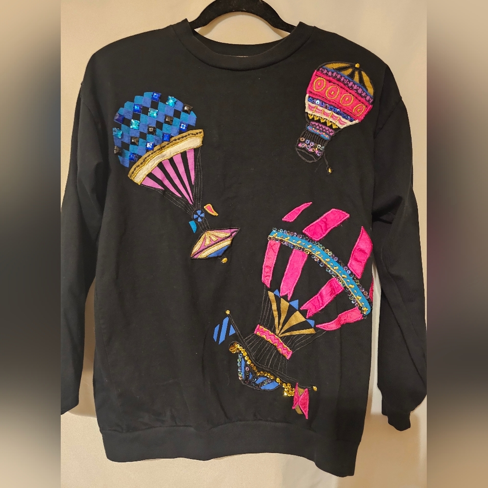 Victoria Sport Black Top Small Vintage Geometric